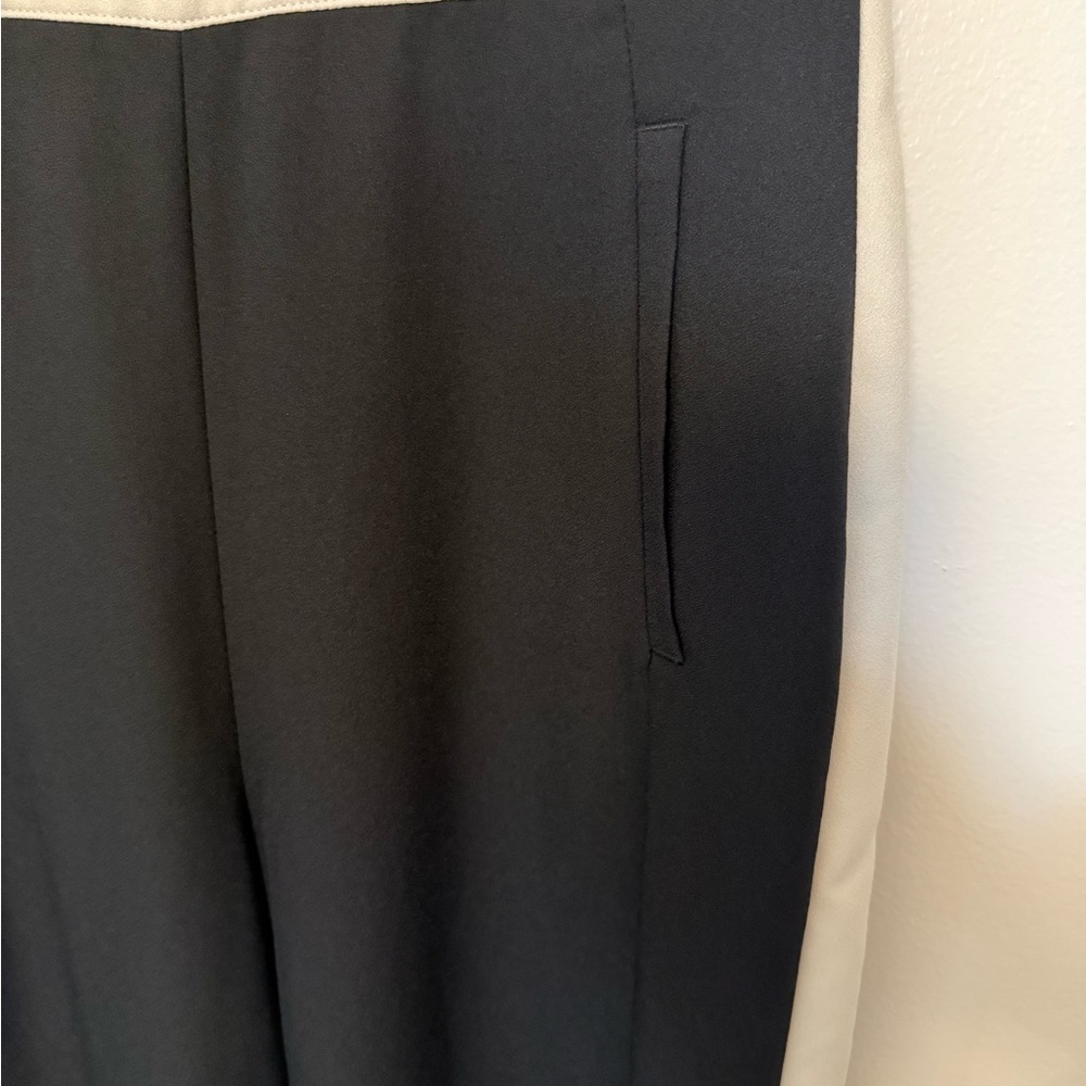 Banana Republic Sporty Jumpsuit with Front Pockets and Side Stripe Women’s 6 - Picture 4 of 10